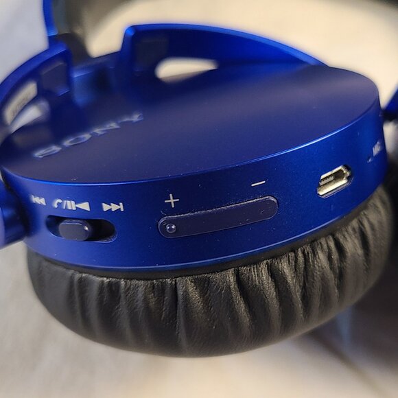 Sony Wireless Head Phones-Blue - Picture 3 of 9